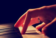 包含欧冠四强战对决在即！利雅得新月演练定位球，北京首钢密集防守应对的词条